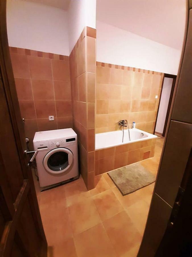 2 Bedroom Apartment Near Heroes Square Budapesta Exterior foto