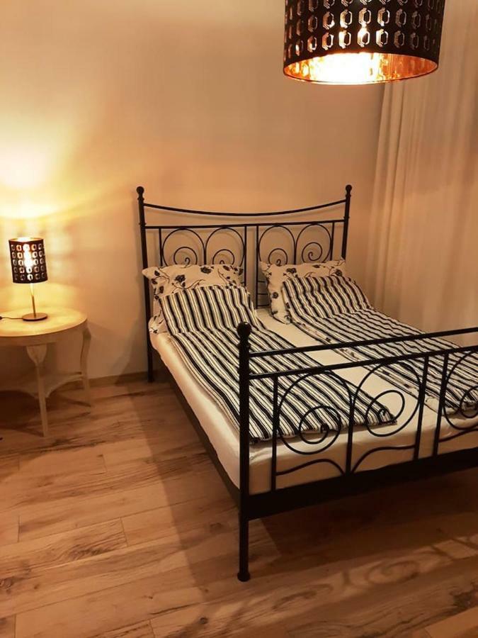 2 Bedroom Apartment Near Heroes Square Budapesta Exterior foto
