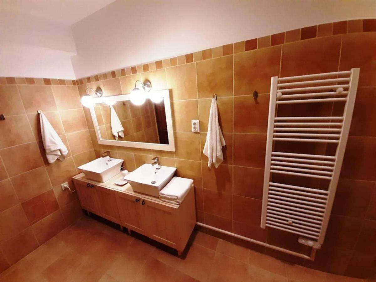 2 Bedroom Apartment Near Heroes Square Budapesta Exterior foto