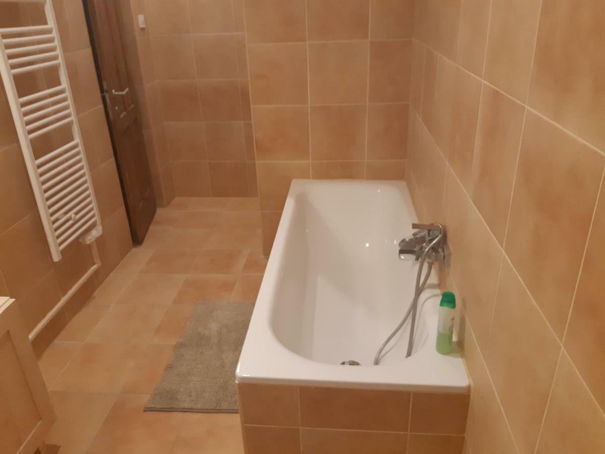 2 Bedroom Apartment Near Heroes Square Budapesta Exterior foto